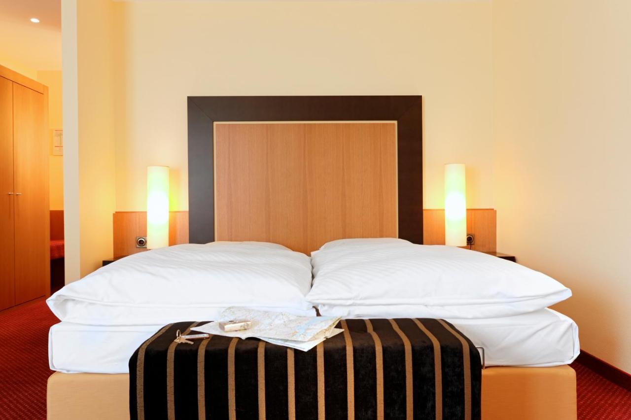Romantik Hotel Waldschloesschen Schleswig Esterno foto