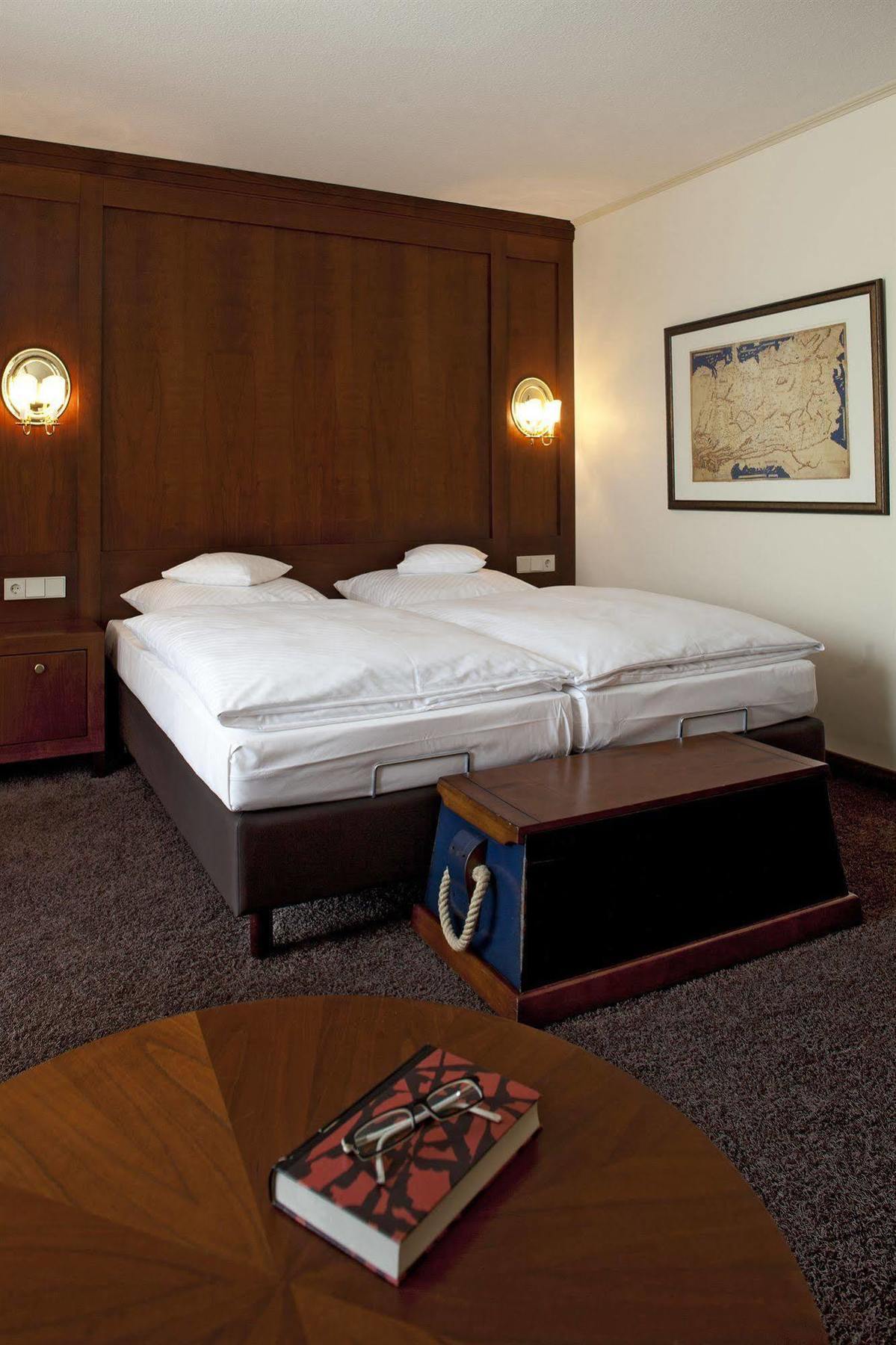Romantik Hotel Waldschloesschen Schleswig Esterno foto